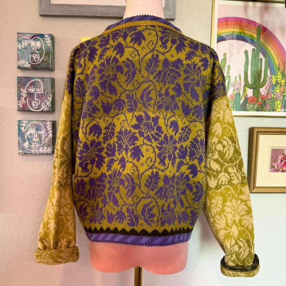 Oleana Vintage Cardigan Style Sweater - Picture 4 of 6